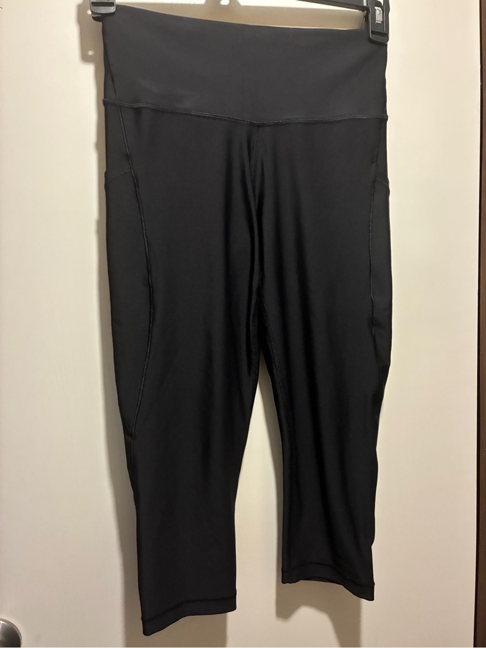 Athleta Black Interval Stash Capri